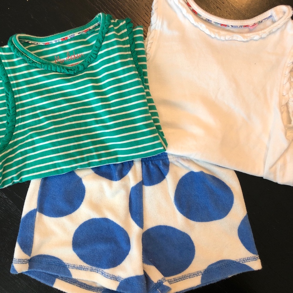 2 tanks and terry cloth shorts. Perfect for summer